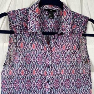 H & M sleeveless sheer button down blouse
